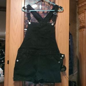 Overall shorts